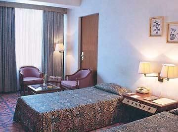 Searock Hotel Мумбай Екстериор снимка